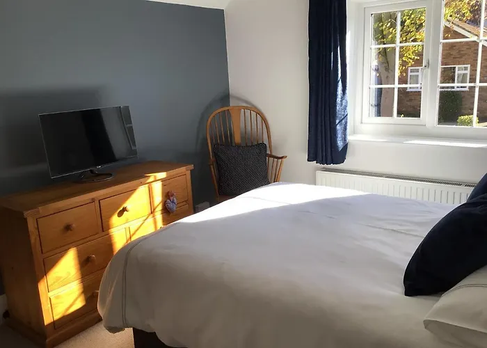 Icthus Bed & Breakfast 3*